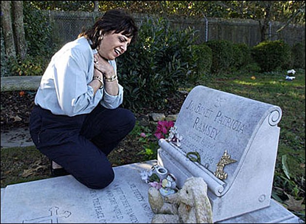 [December 16, 2001 Patsy Ramsey at grave of JonBenet]